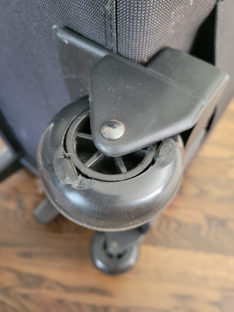 Bernina Sewing Machine Rolling Case - Black - See Pictures & Read Description -