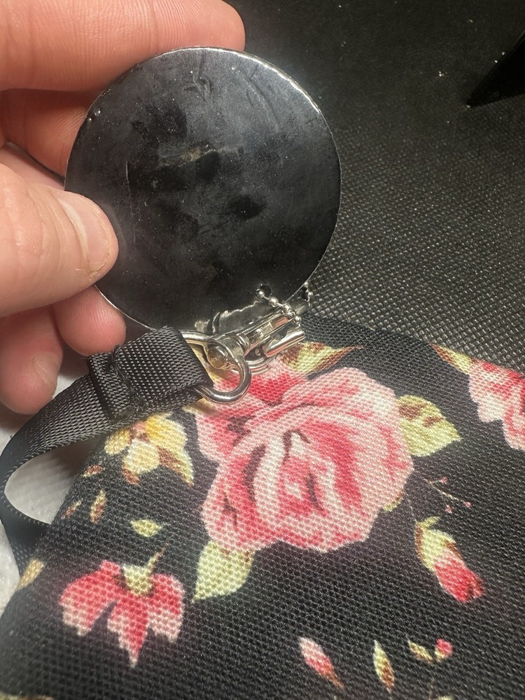 Robin Ruth Charleston Shoulder Money Holder