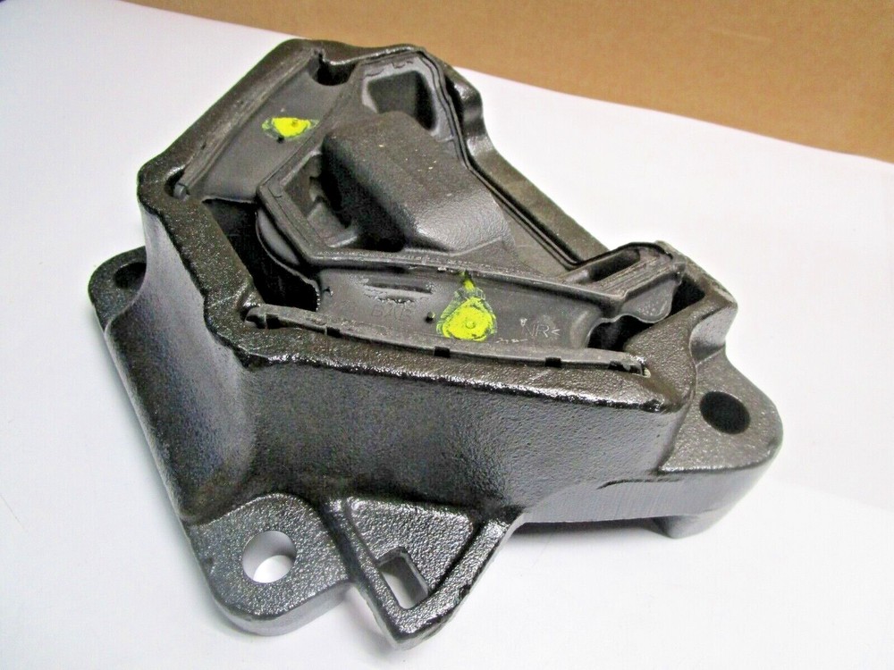 FREIGHTLINER U-30920-301 REAR MOTOR MOUNT
