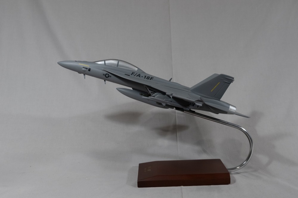 Executive Series Daron F/A-18F 1/48