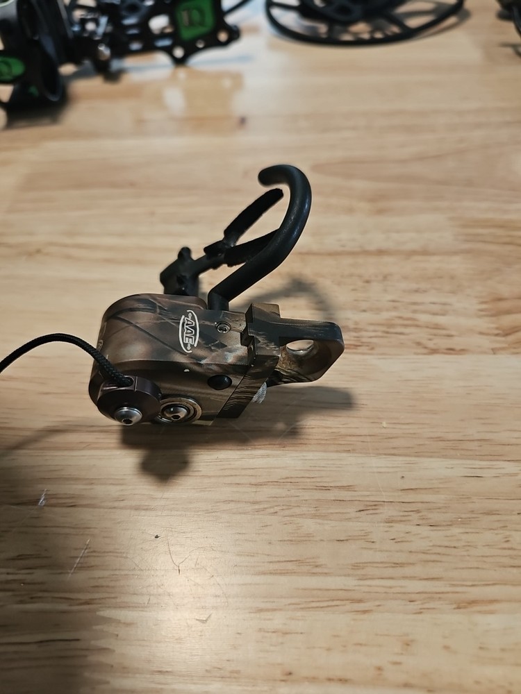 AAE DOA Rest Lost Camo Right Hand