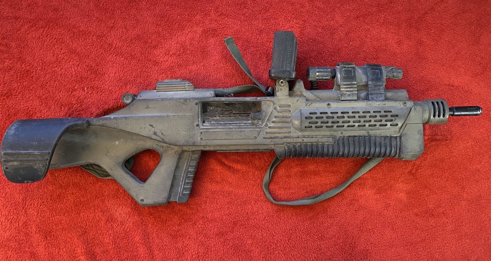 Space: Above And Beyond Screen Used Rifle Prop SAaB