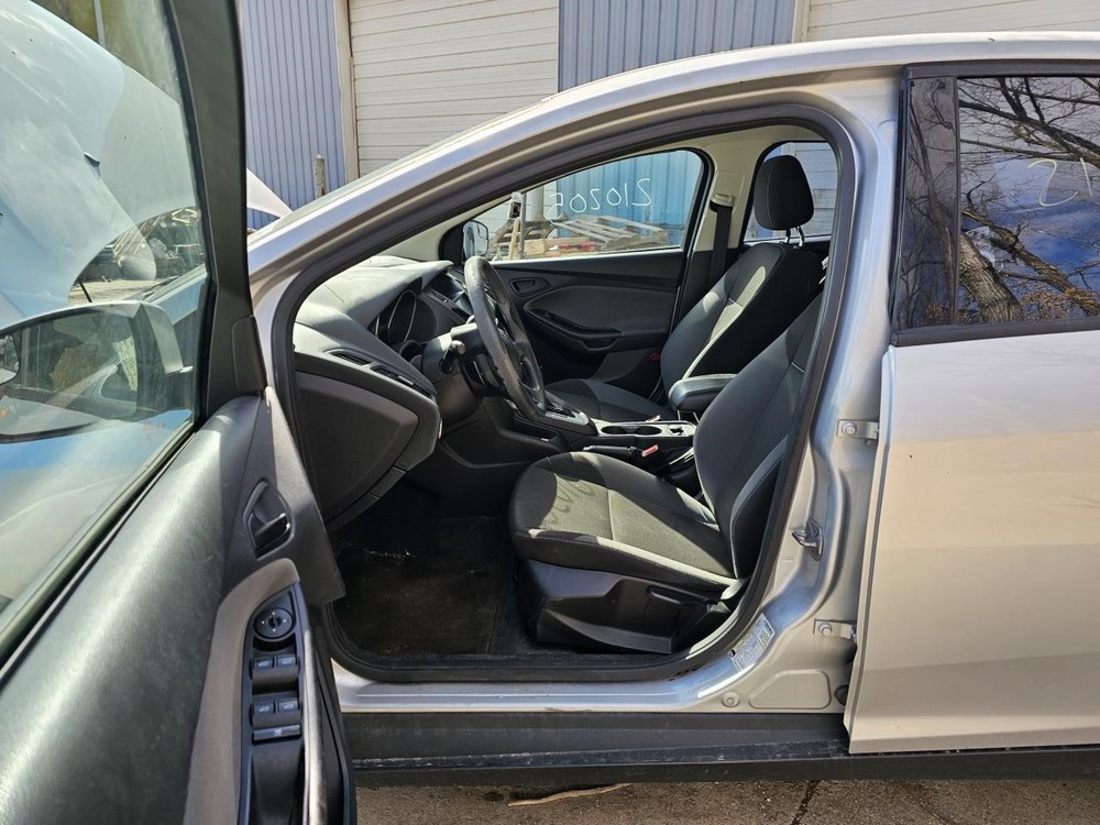 FOCUS 2012 Headrest 2443281