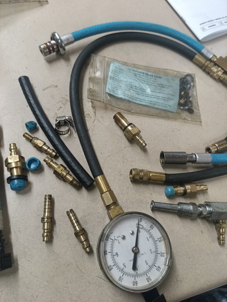 MATCO TOOLS FUEL PRESSURE TESTING KIT MODEL: FIT448 Complete kit