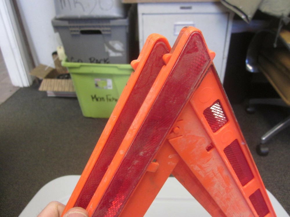 Signal Stat Triangle Flares 798 Emergency Roadside Warning Reflectors QTY2