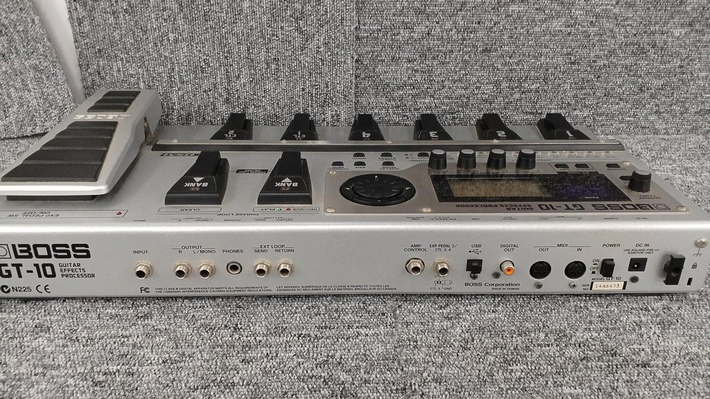 BOSS GT-10 MULTI-EFFECTOR 591417