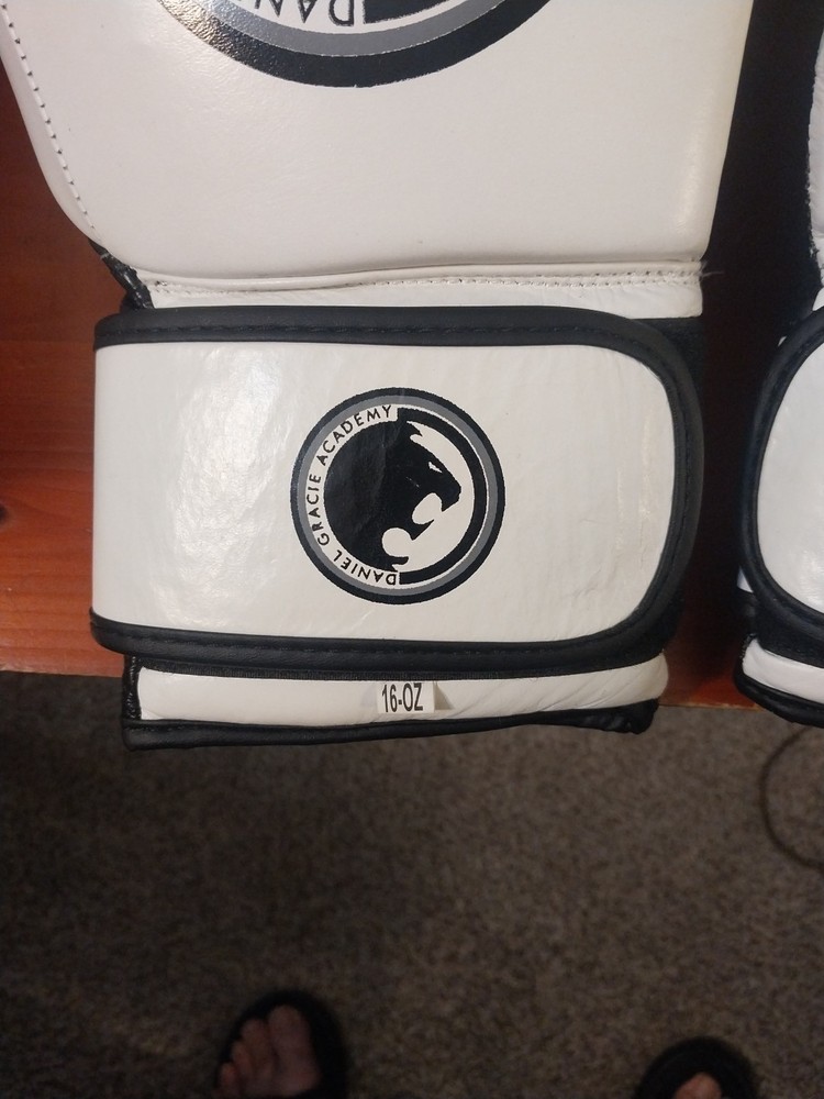 Daniel Gracie 16oz gloves