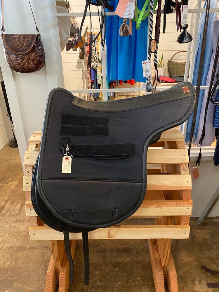 Ansur dressage saddle pad