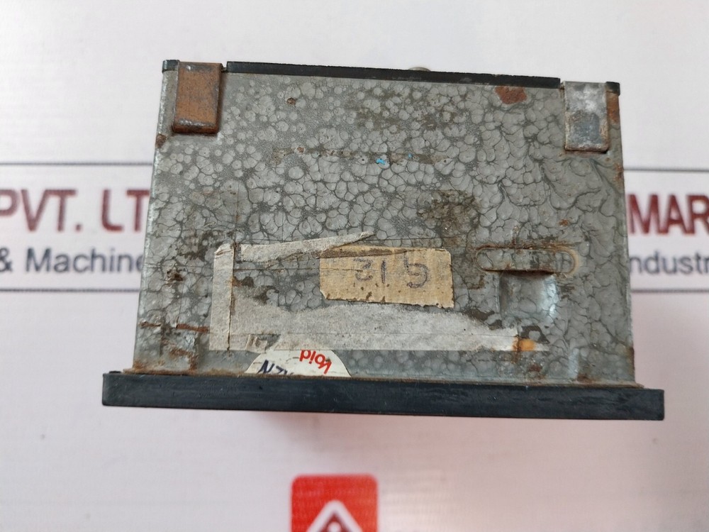 CELSA 220V Voltmeter 55-65 HZ