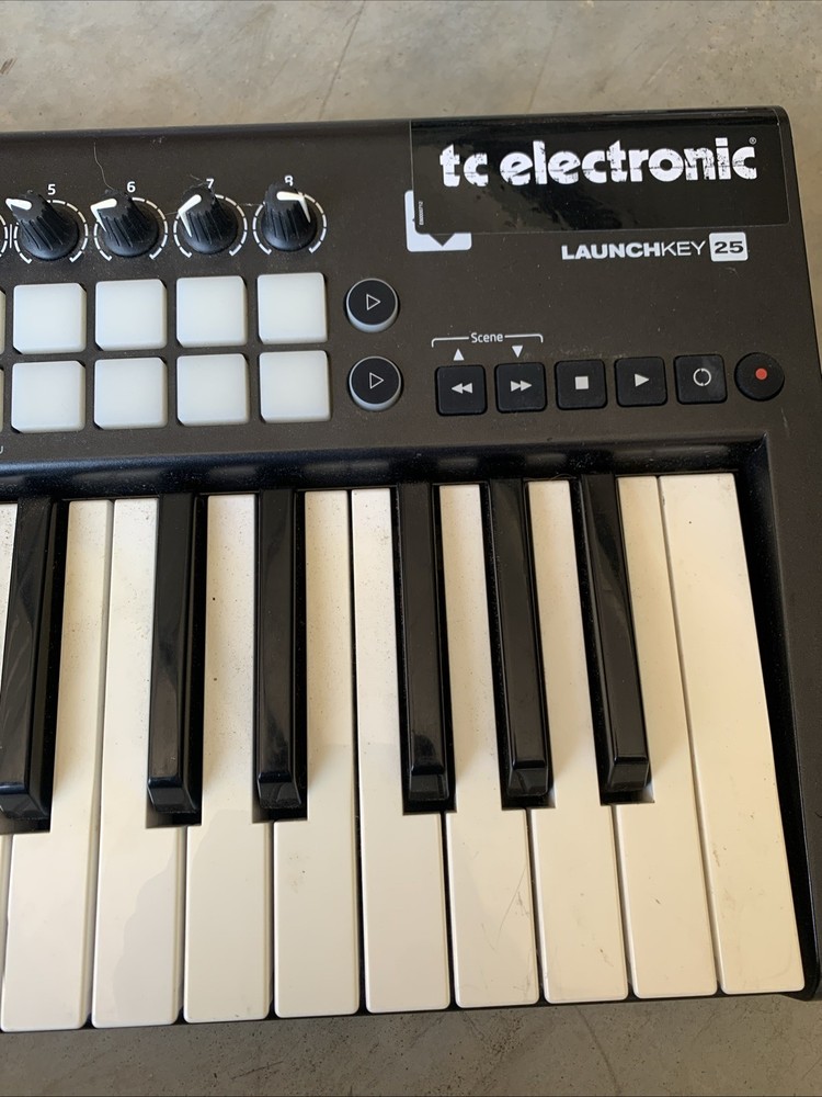 Novation Launchkey 25 - Used