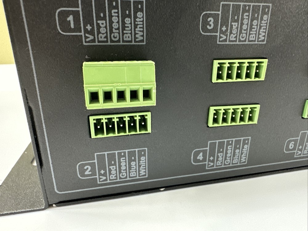 ELATION ELAR-DRIVER-8-12V READ