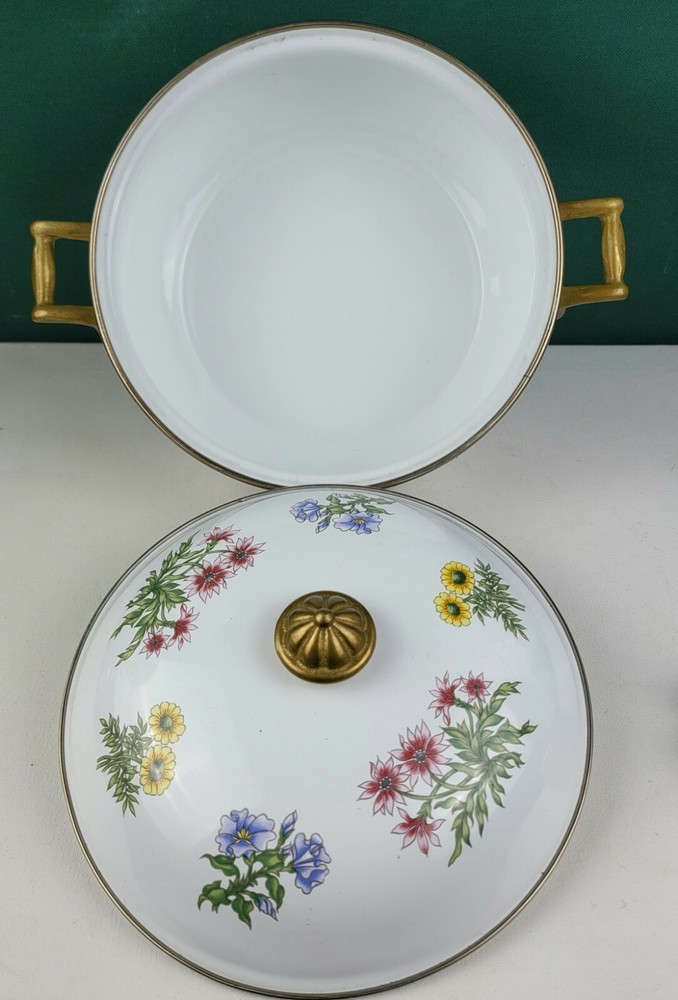 Regency Club Dutch Oven Pot - Floral Pattern