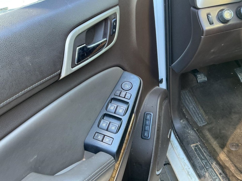 Fuse Box Engine Fits 15-20 ESCALADE 4938890