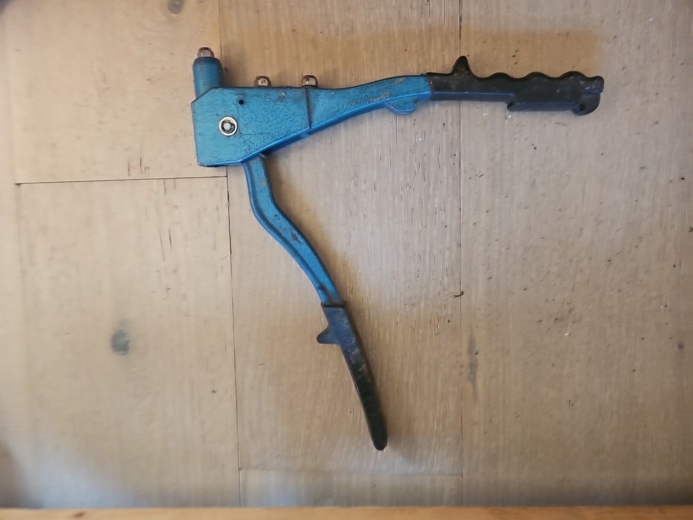 MIT Michigan Industrial Tools Rivet Gun - Riveter Pre-owned Owned