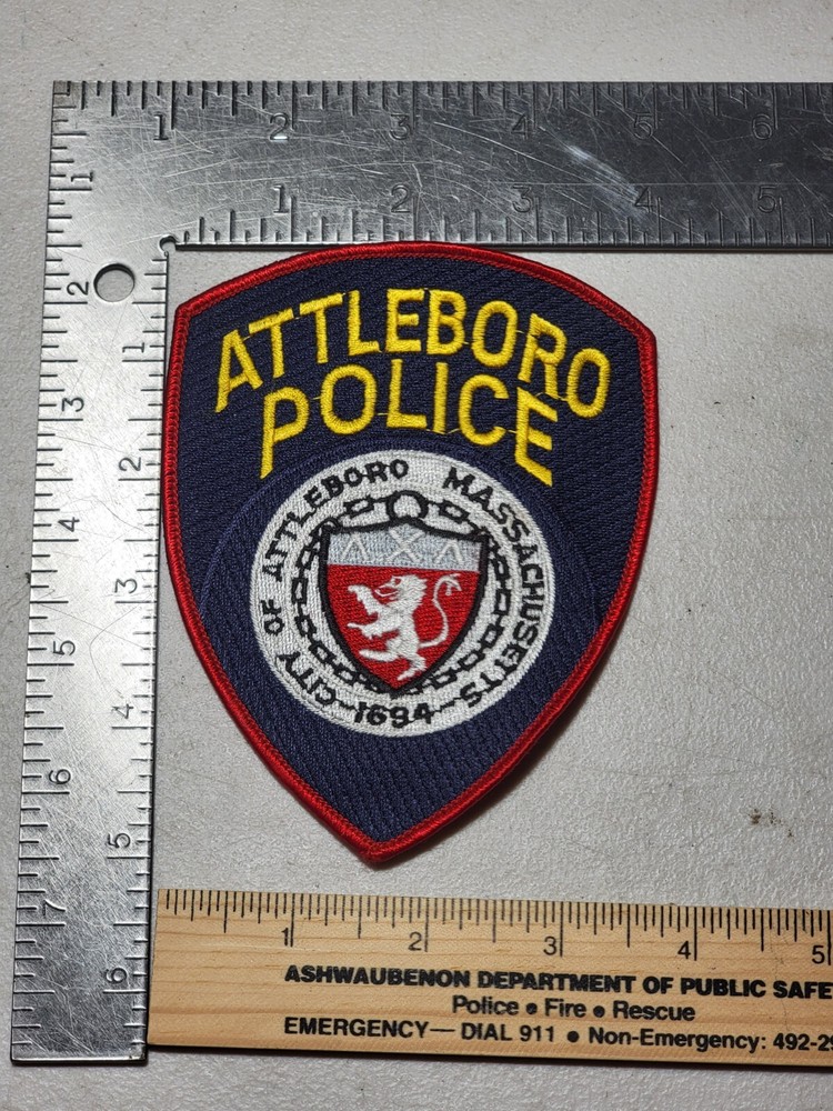LE9B3 Police patch Massachusetts Attleboro