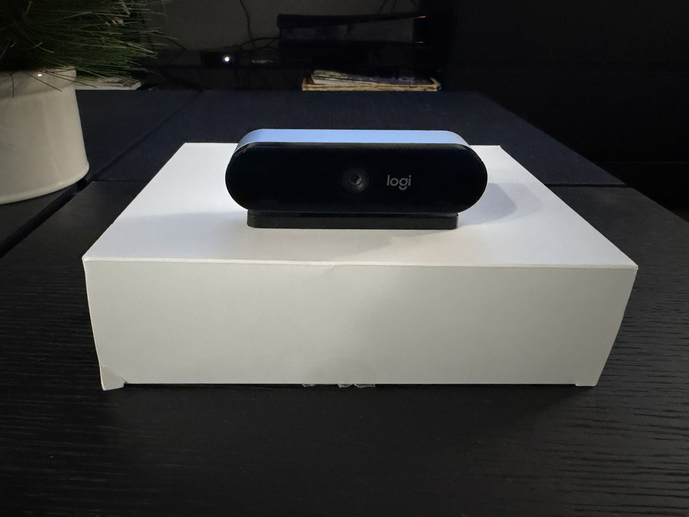 Logitech 4K Pro Magnetic Webcam for Apple Pro Display XDR