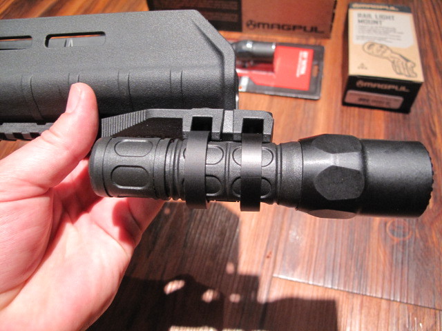 Surefire for Mossberg 500 + Forend G2X Flashlight Mount w 5" Rail BLACK