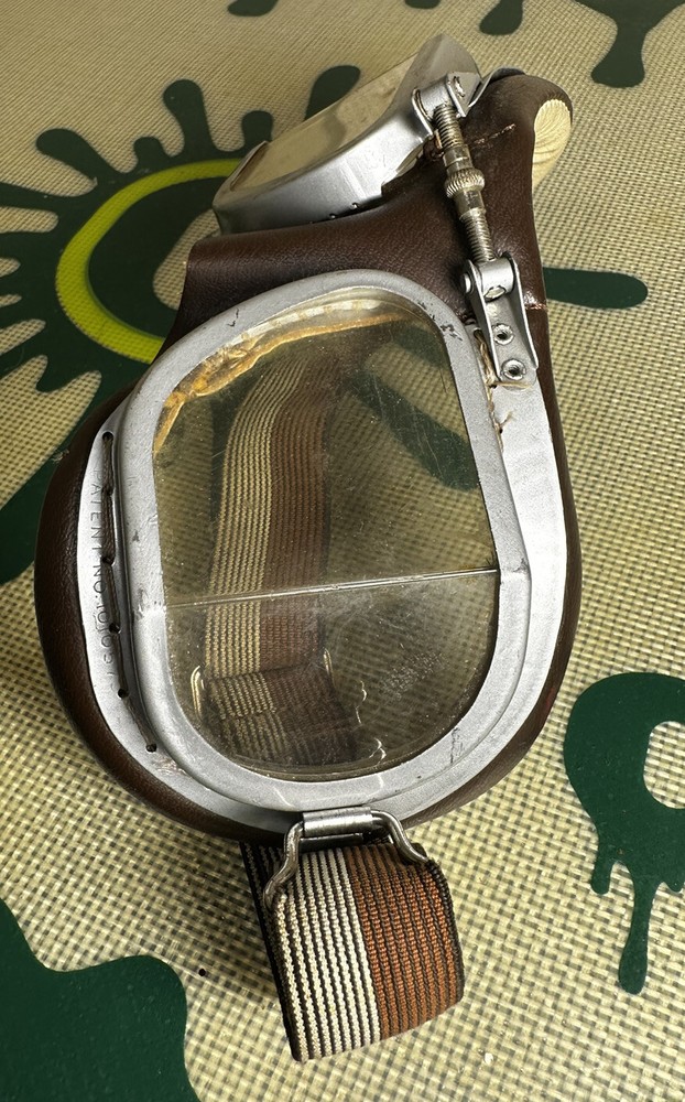 VINTAGE STADIUM MOTORCYCLE / PILOT'S GOGGLES