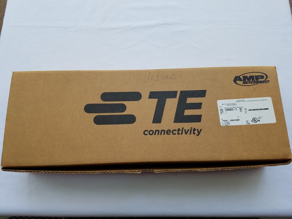 AMP 1499602-2 SL Series Patch Panel Cat5E Unshielded 24-Port Angled 1U