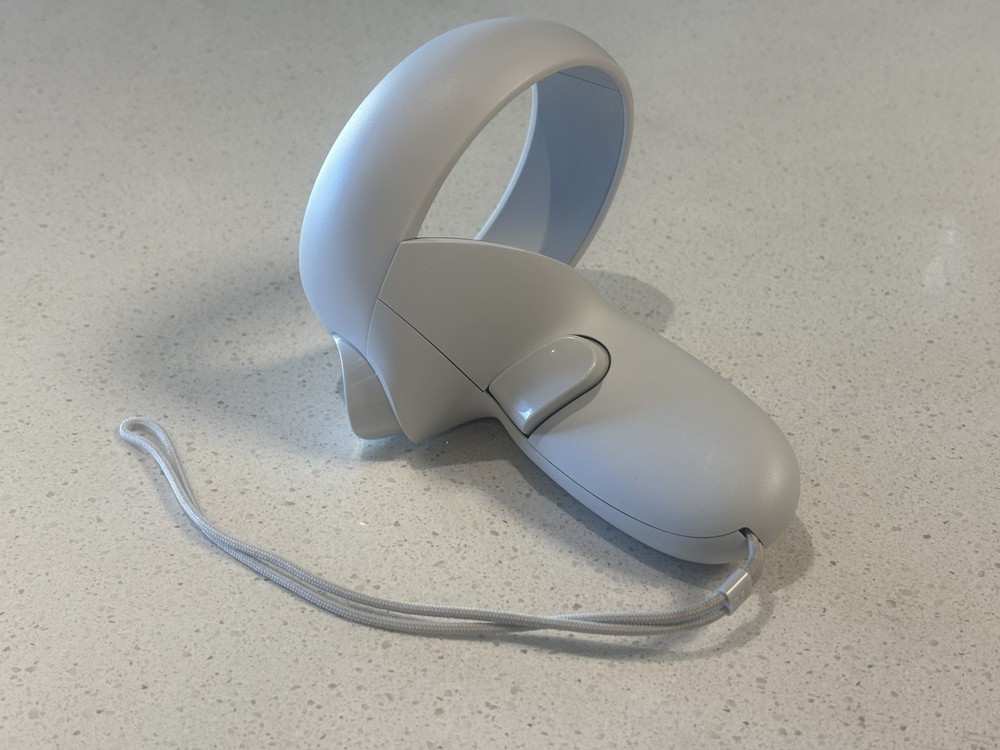 RIGHT Hand Controller for Meta Oculus Quest 2 JD96CX * Excellent *