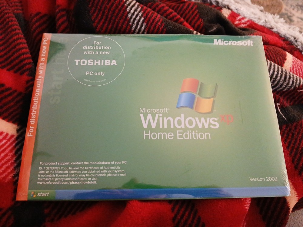 SEALED Microsoft Windows XP Home Edition PC Version 2002 Software- Toshiba
