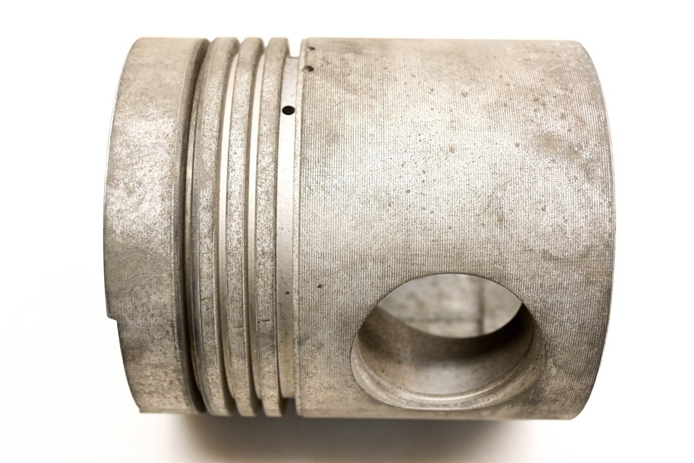 Mack 41334 B-1 D-14 Piston NOS