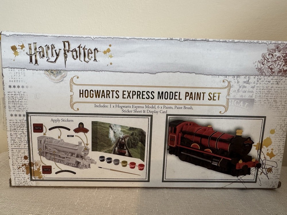 Harry Potter HOGWARTS EXPRESS Model Kit
