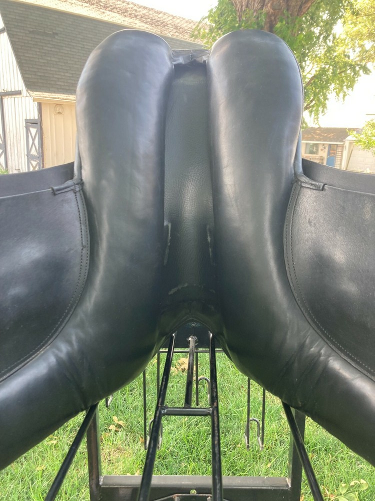 18" Thornhill Dressage Saddle