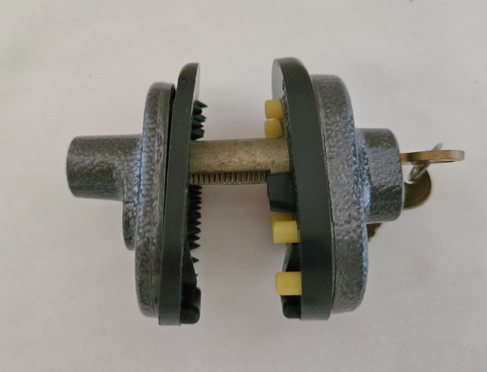 Master Lock 90 Gun Trigger Lock with 2 keys