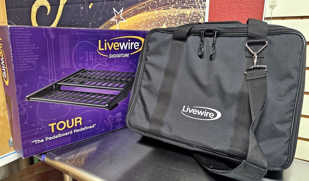 Livewire PB400 Tour Adjustable Pedalboard With Soft Case OPEN BOX