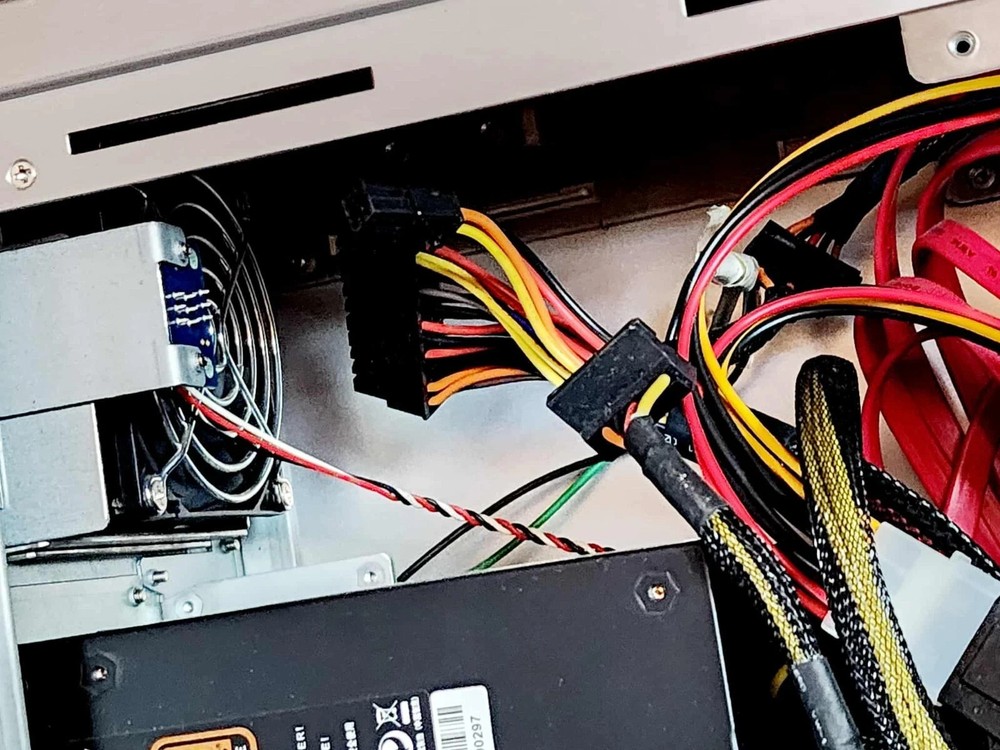 *100% UNTESTED* PROAVIO DESKTOP RAID ARRAY WITH INTERNAL STORAGE CONTROLLER