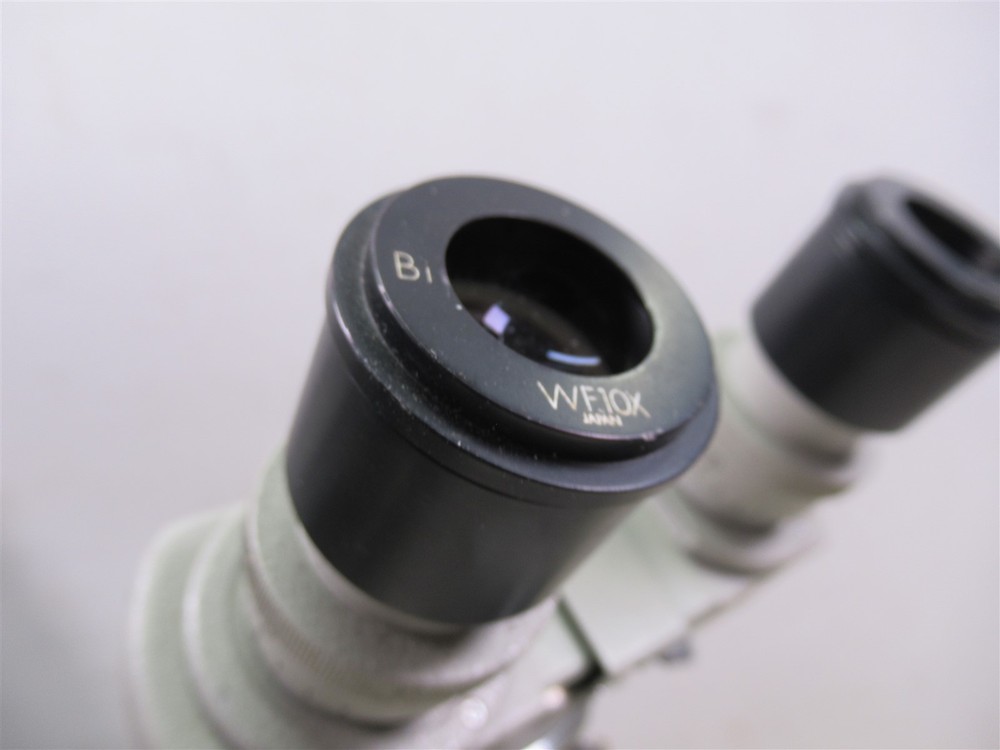 Bausch & Lomb KHS Binocular Microscope with 4 Objective Lenses 2 Eyepieces