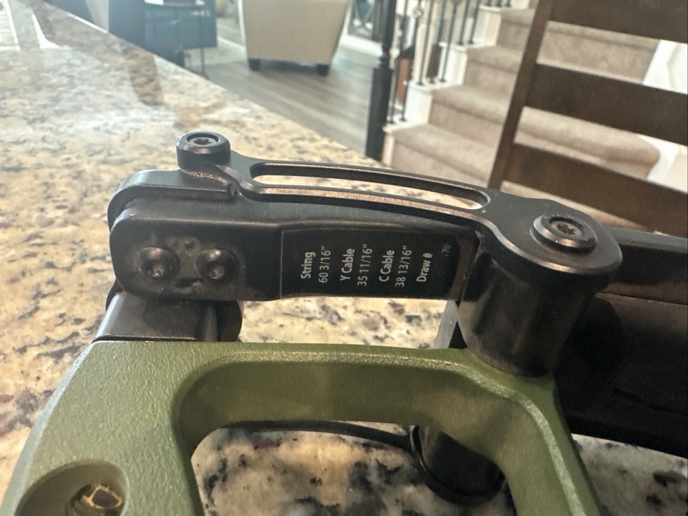 Xpedition Archery DLX Compound Bow Rh 29” 70 Lb