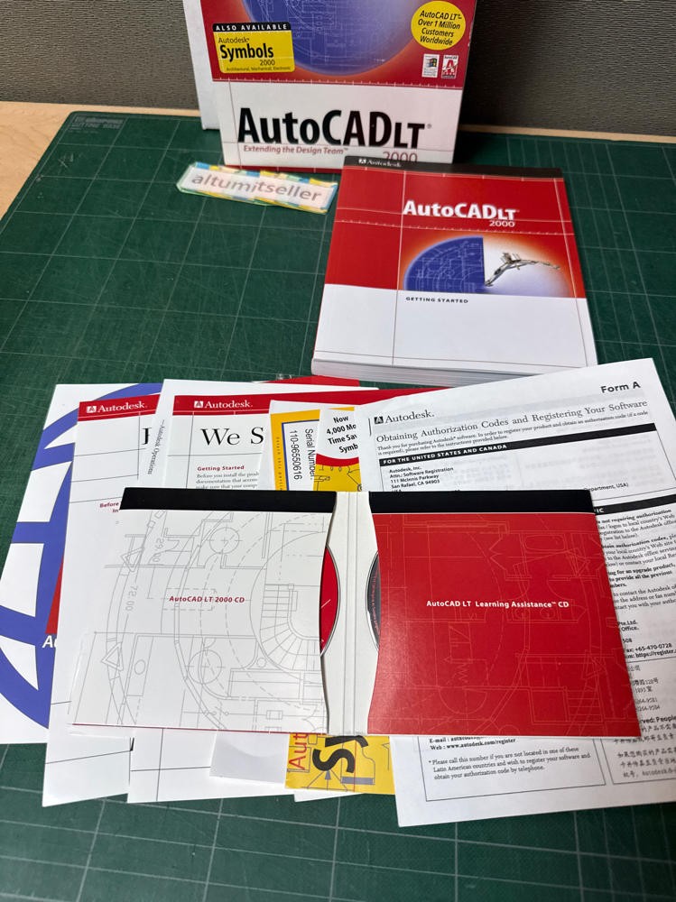 Autodesk/AutoCAD LT 2000 Software, 1 CD, Serial #, Open Box And Books LOOK EUC