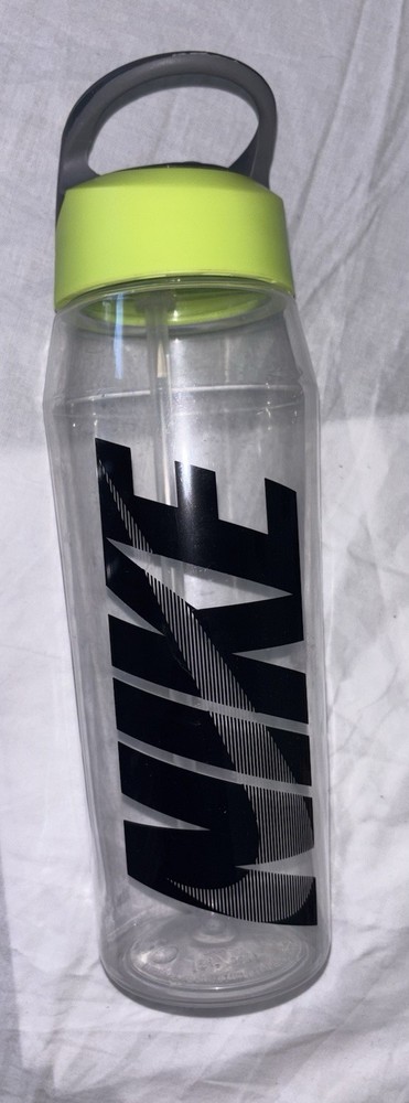 Nike TR Hypercharge Straw Bottle