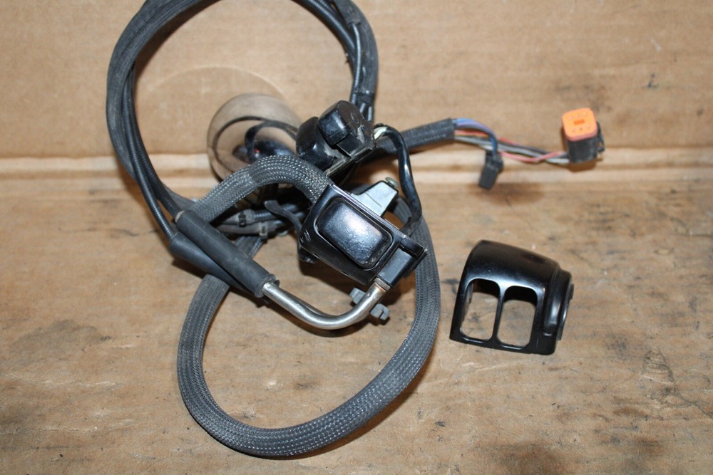 2006 Harley Davidson FXDBI Dyna Street Bob RIGHT Handlebar Handle Control Switch