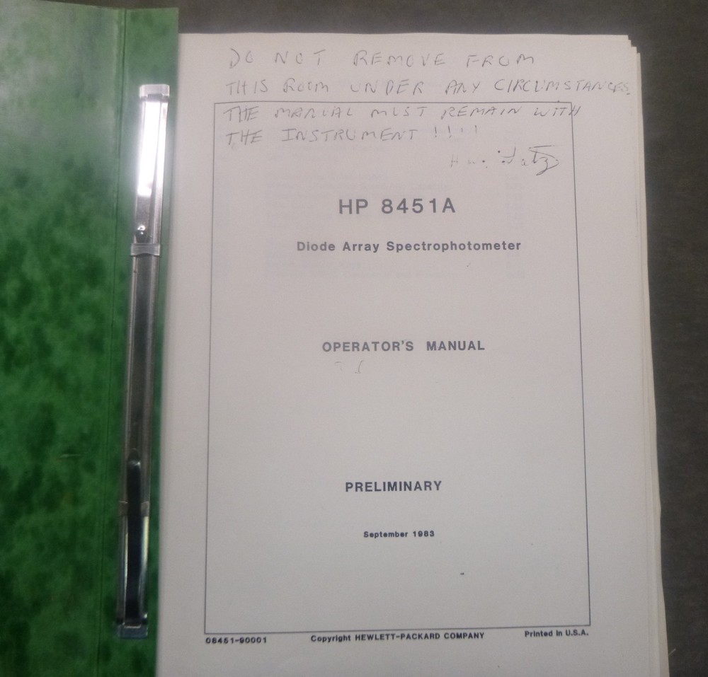 HP 8451A diode array spectrophotometer Operators Manual