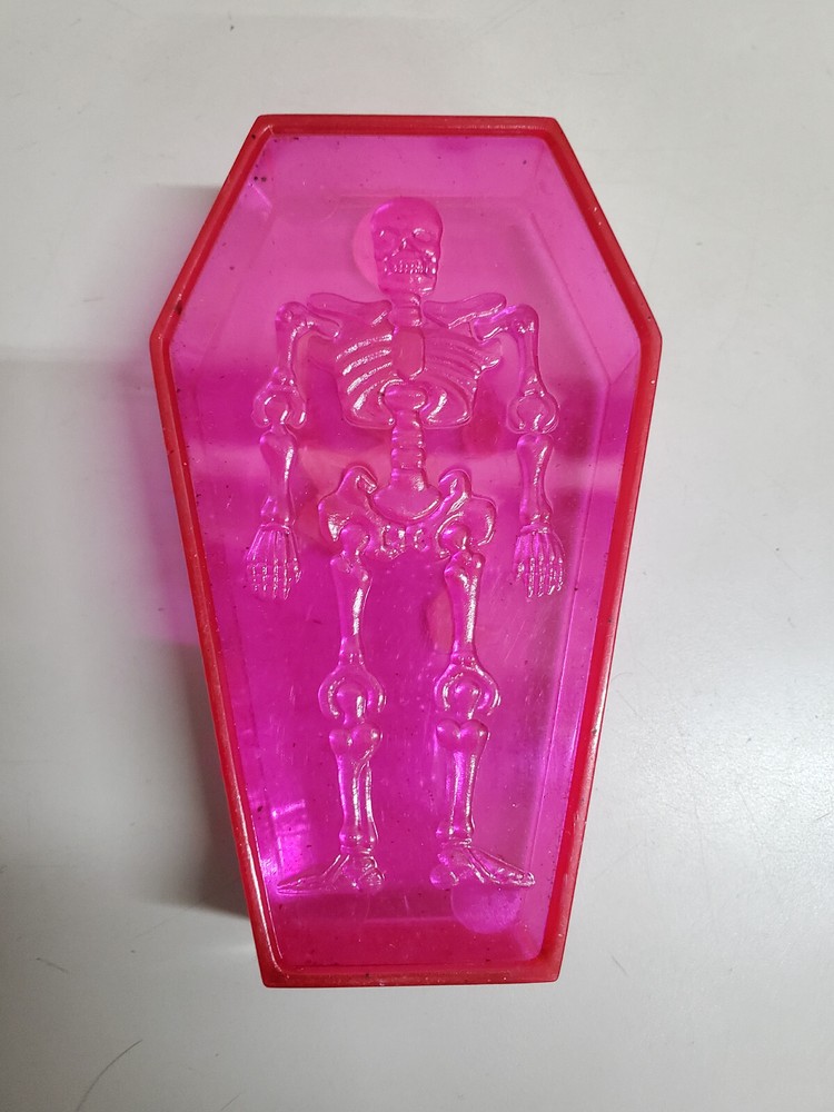 1998 Alberts Coffin Candy Container Glow in the dark Skeleton