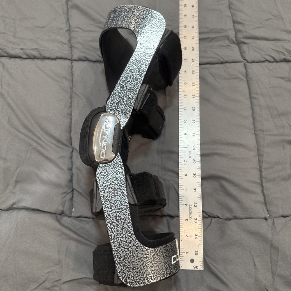 DonJoy Hinged Knee Brace ACL PCL Ligament Support Adjustable Left Medium