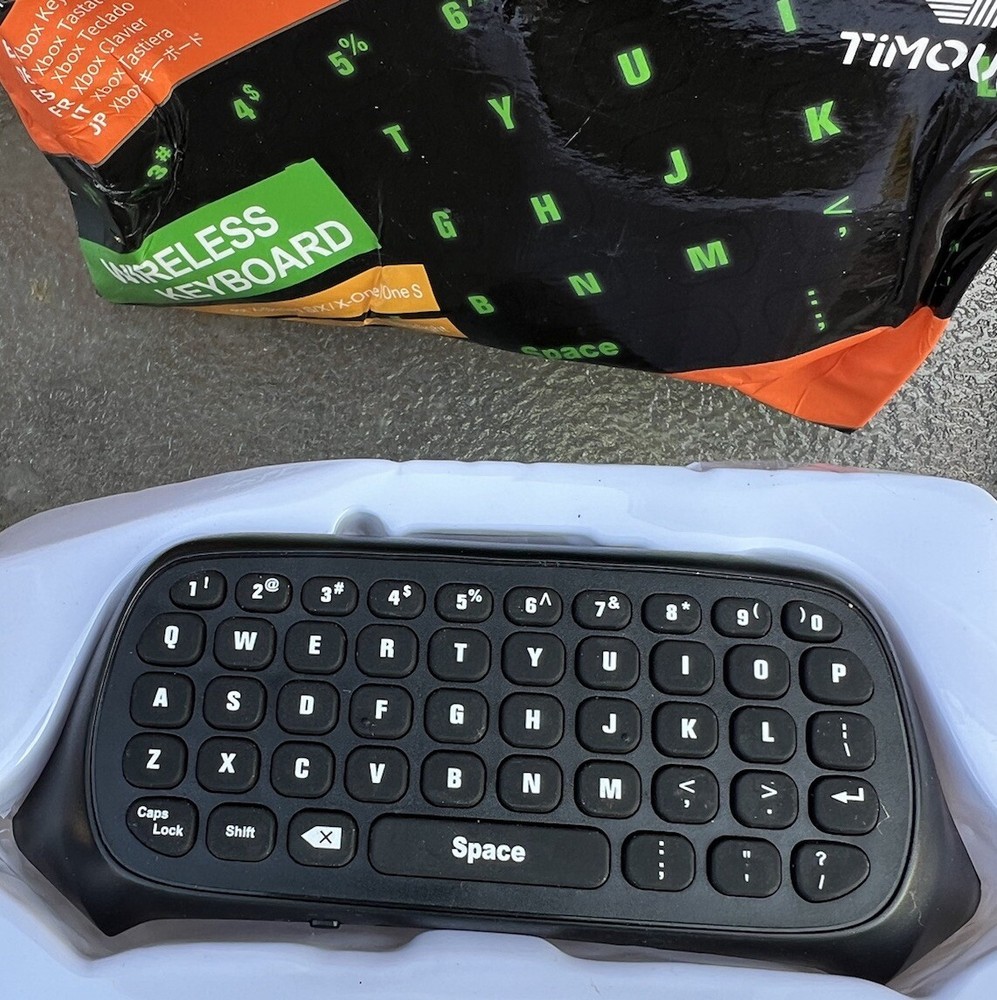 Wireless Keyboard (Microsoft Xbox One Controller) ChatPad TYX-587 NWB
