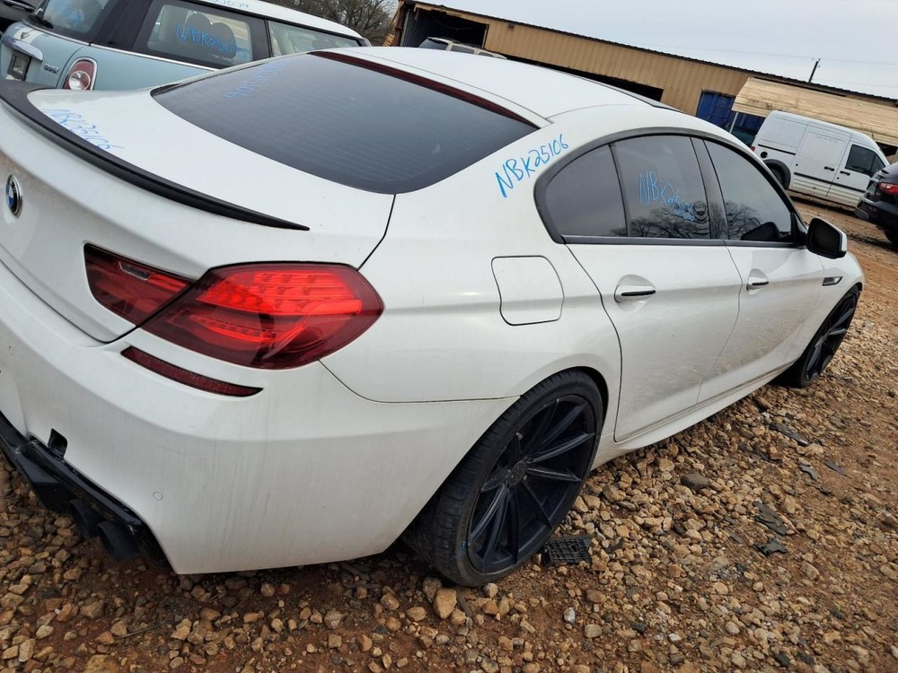 650I 2013 Glove Box 4884305