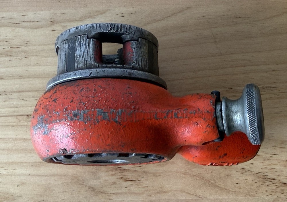 Ridgid 111-R Pipe Threader With Handle & Die Head 1/2"