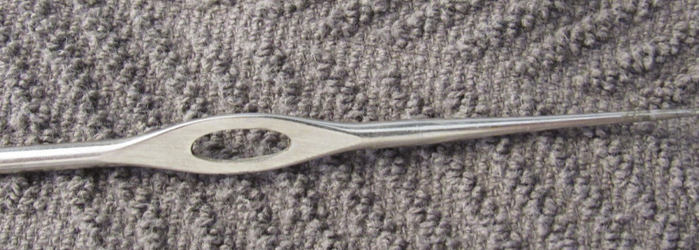 Vintage Victoria Crochet Hook