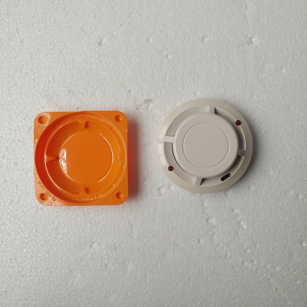 SYSTEM SENSOR 1151 SMOKE AUTOMATIC FIRE DETECTOR HEAD