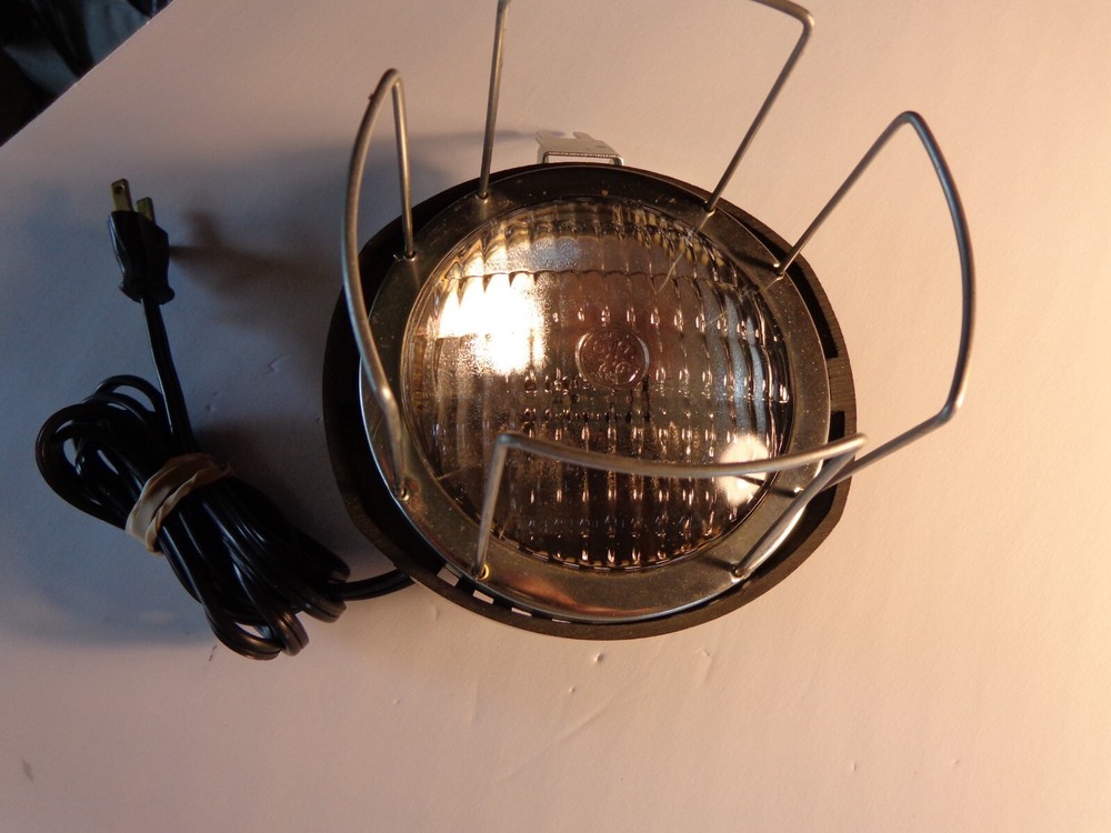 BELL & HOWELL ...8MM MOVIE LIGHT