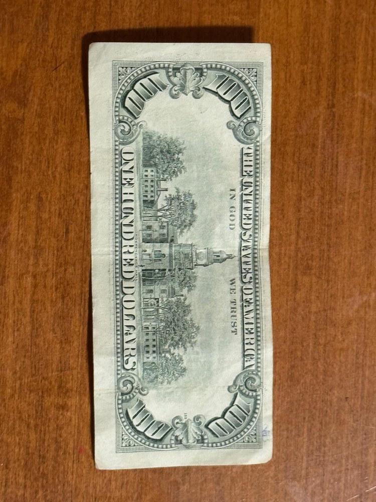 1990 hundred dollar bill missaligned