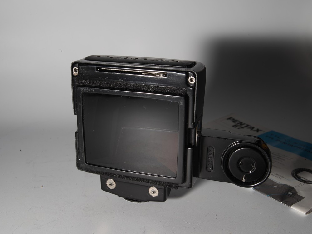 Pentax 67, 6x7 Metered Prism - Includes manual - shutter ring coupler - Tested