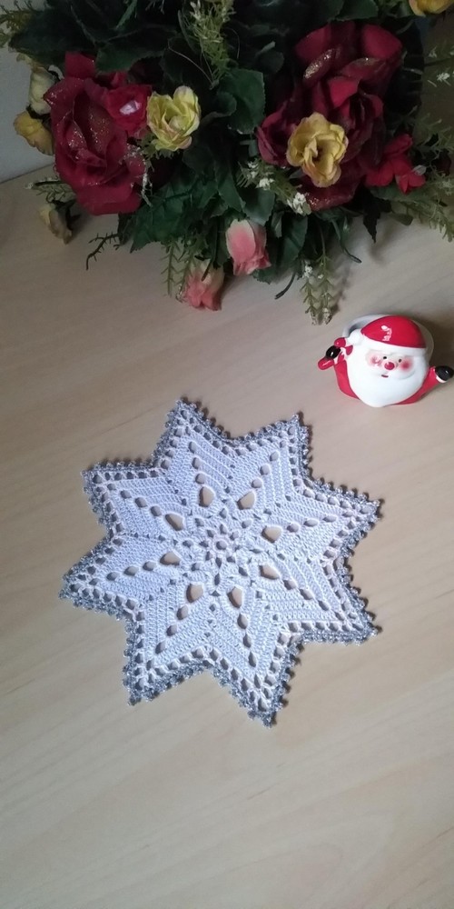 Pair of Small White Star Shaped Centrini