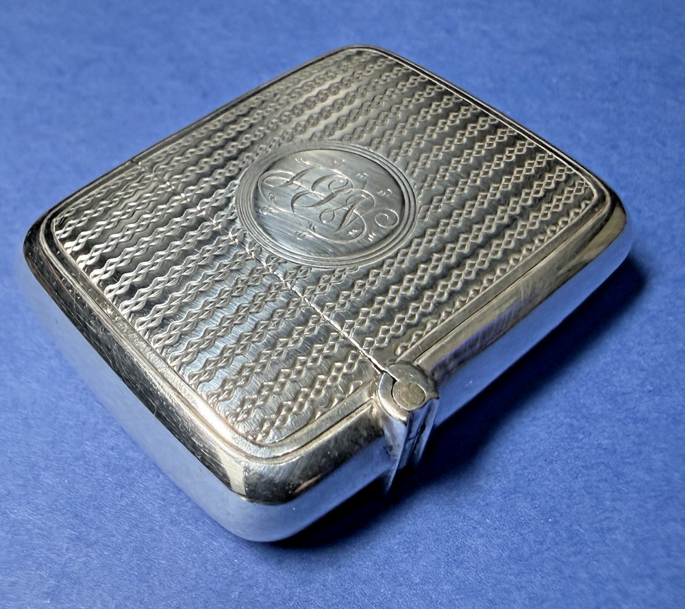 VICTORIAN SOLID SILVER WIDE VESTA CASE LONDON 1892 BY SAUNDERS & SHEPHERD