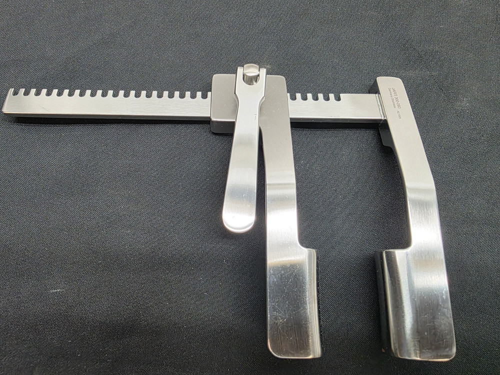 Jarit Cooley Sternal Retractor 300-260 (Refurbished)
